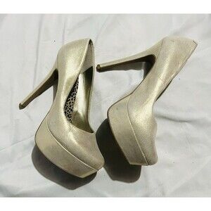 Jessica Simpson Women’s Waleo Platform Pumps Size 10 Gold